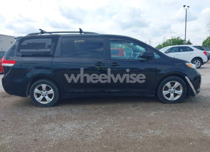 Photo 13 of 2013 Toyota Sienna LE V6 8 PASSENGER (VIN 5TDKK3DC3DS392029)