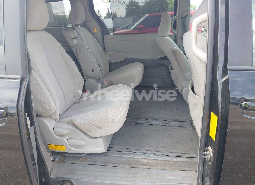 Photo 8 of 2013 Toyota Sienna LE V6 8 PASSENGER (VIN 5TDKK3DC3DS392029)