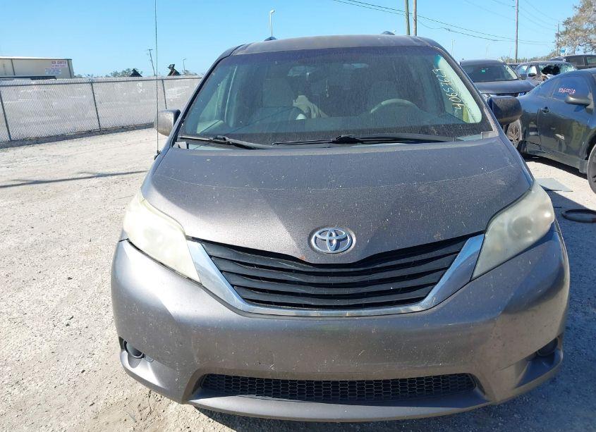 Photo 12 of 2013 Toyota Sienna LE V6 8 PASSENGER (VIN 5TDKK3DC3DS401120)