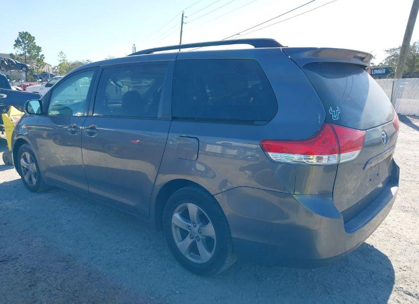 Photo 3 of 2013 Toyota Sienna LE V6 8 PASSENGER (VIN 5TDKK3DC3DS401120)