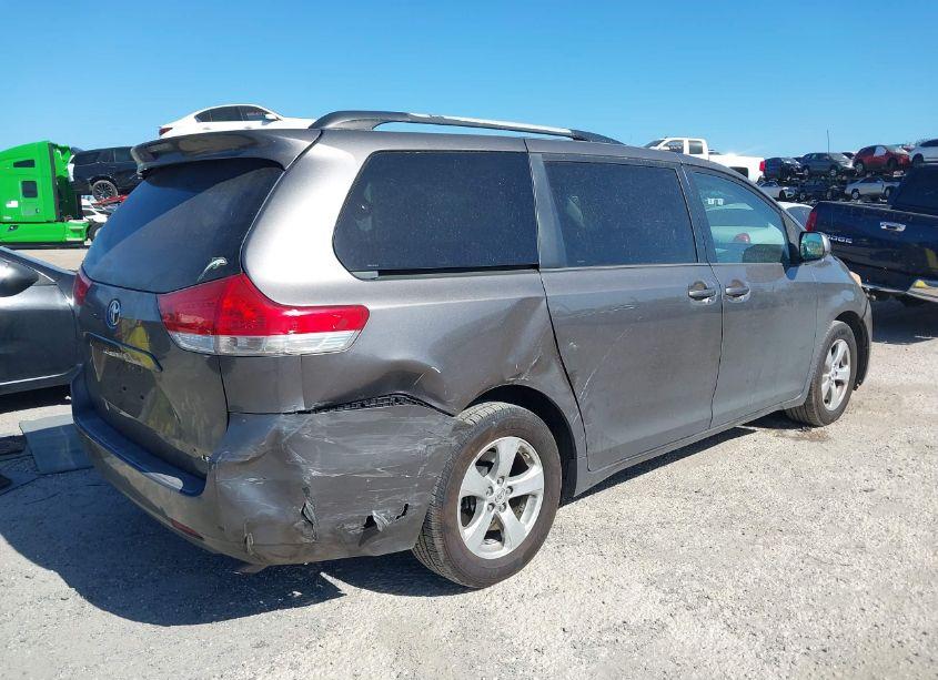 Photo 4 of 2013 Toyota Sienna LE V6 8 PASSENGER (VIN 5TDKK3DC3DS401120)