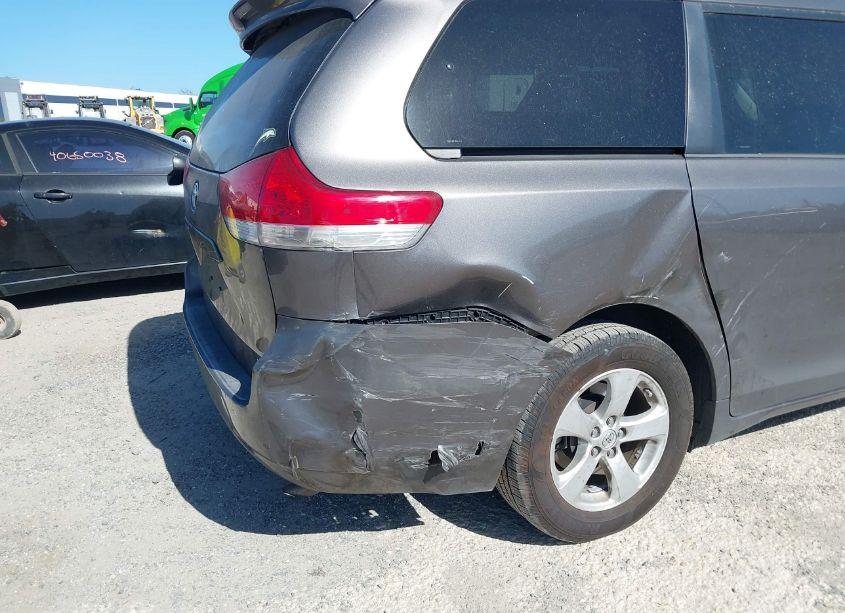 Photo 6 of 2013 Toyota Sienna LE V6 8 PASSENGER (VIN 5TDKK3DC3DS401120)