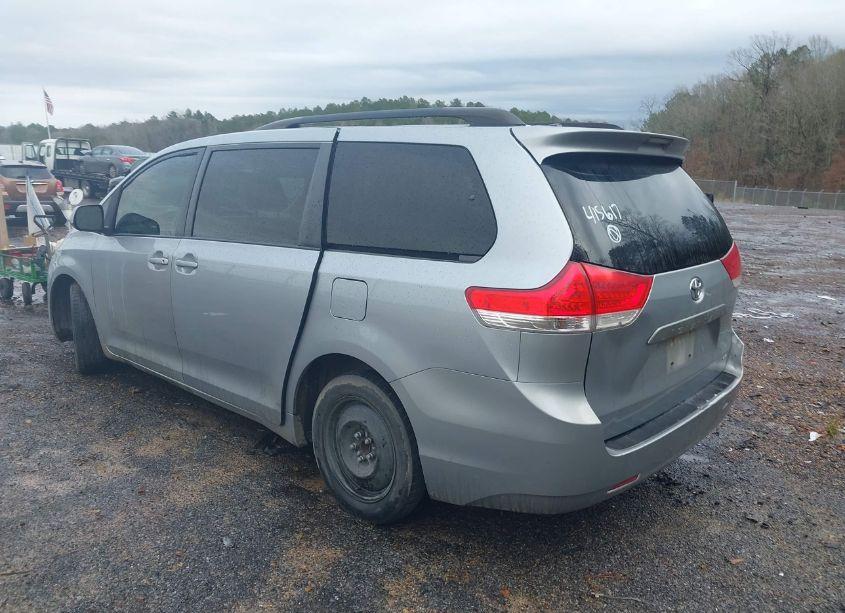 Photo 3 of 2014 Toyota Sienna LE V6 8 PASSENGER (VIN 5TDKK3DC3ES415617)