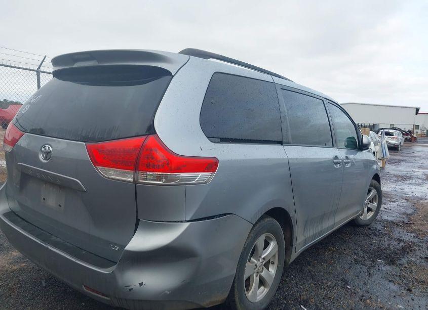 Photo 6 of 2014 Toyota Sienna LE V6 8 PASSENGER (VIN 5TDKK3DC3ES415617)