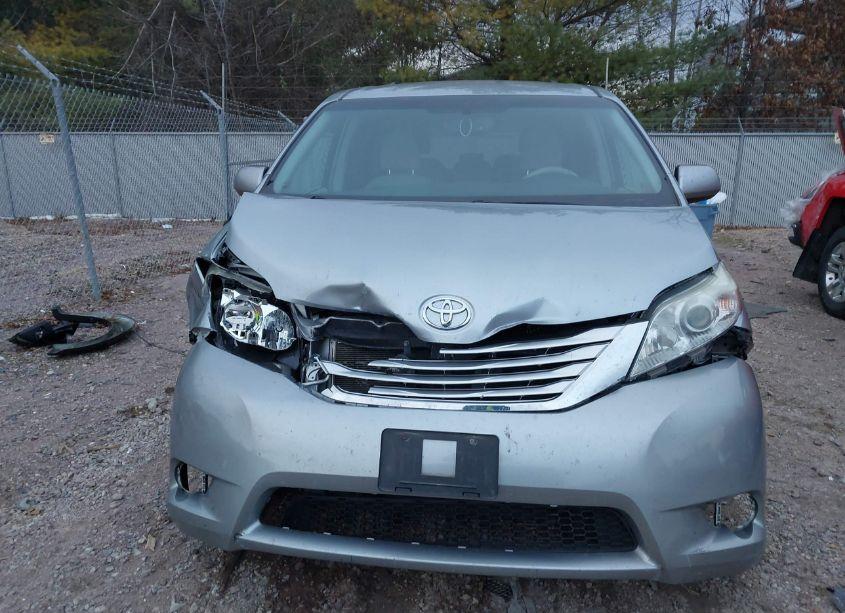 Photo 12 of 2014 Toyota Sienna LE V6 8 PASSENGER (VIN 5TDKK3DC3ES444017)