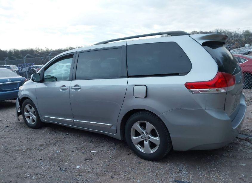 Photo 14 of 2014 Toyota Sienna LE V6 8 PASSENGER (VIN 5TDKK3DC3ES444017)