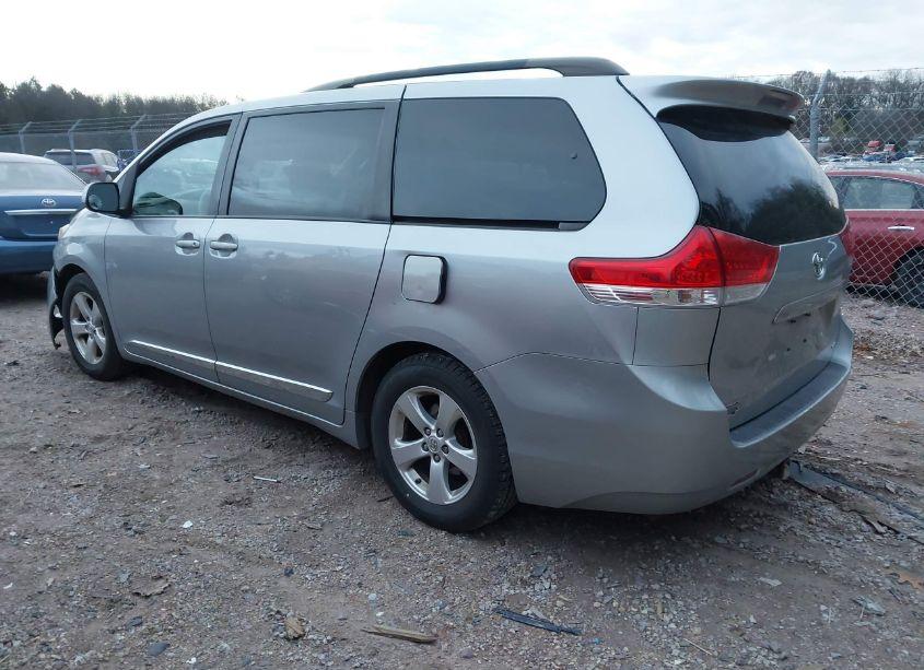 Photo 3 of 2014 Toyota Sienna LE V6 8 PASSENGER (VIN 5TDKK3DC3ES444017)