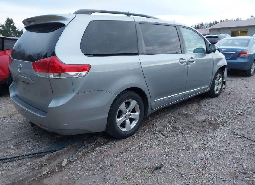 Photo 4 of 2014 Toyota Sienna LE V6 8 PASSENGER (VIN 5TDKK3DC3ES444017)