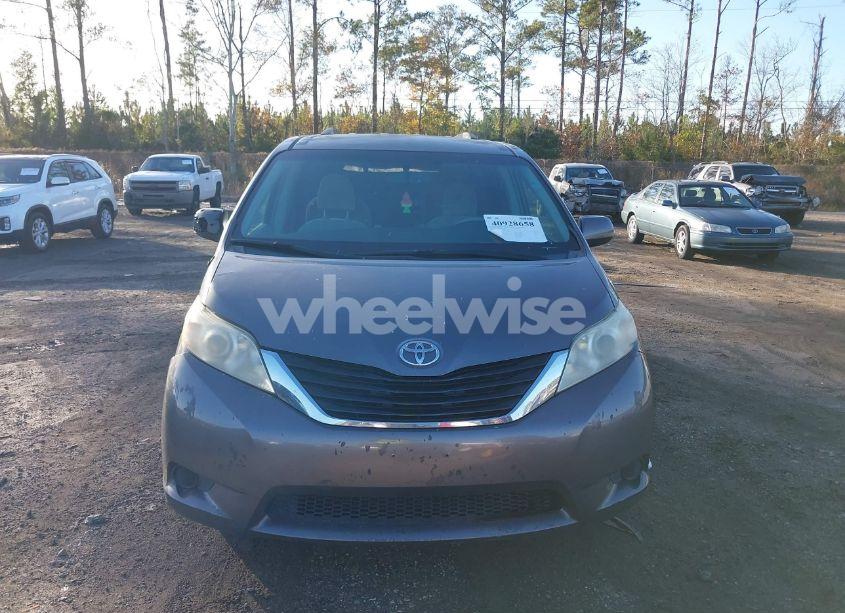 Photo 12 of 2014 Toyota Sienna LE V6 8 PASSENGER (VIN 5TDKK3DC3ES454904)