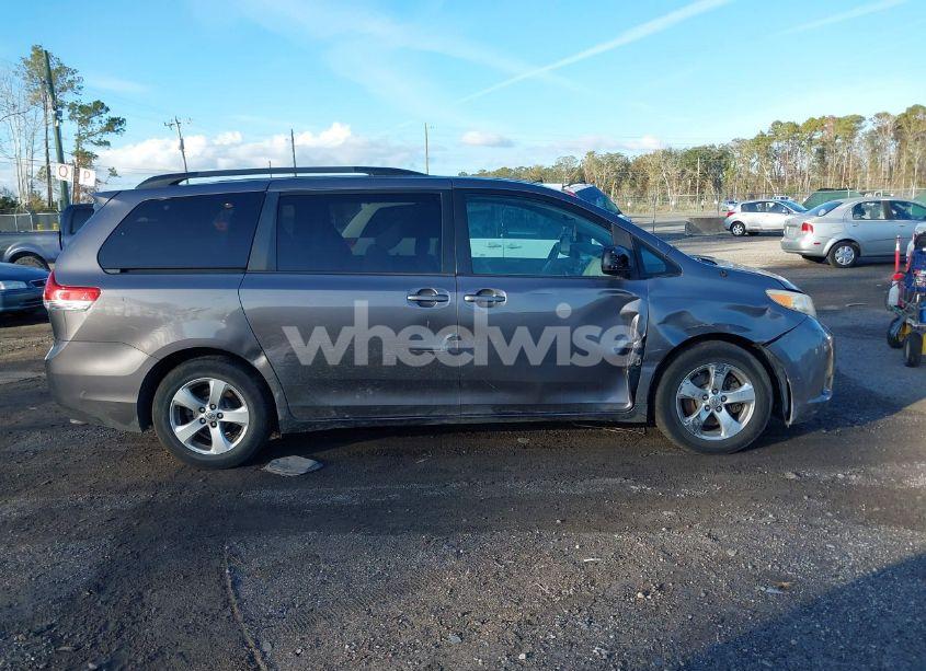 Photo 13 of 2014 Toyota Sienna LE V6 8 PASSENGER (VIN 5TDKK3DC3ES454904)