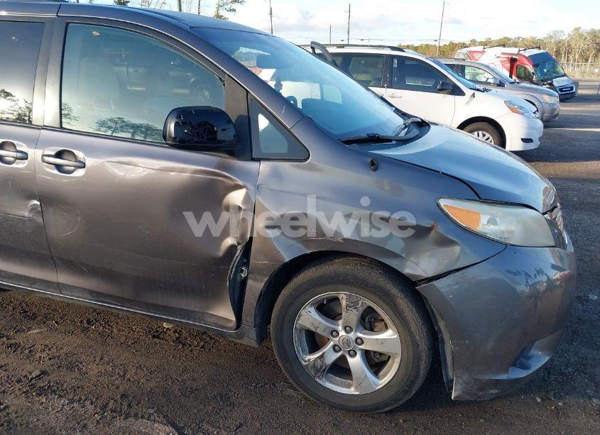 Photo 6 of 2014 Toyota Sienna LE V6 8 PASSENGER (VIN 5TDKK3DC3ES454904)