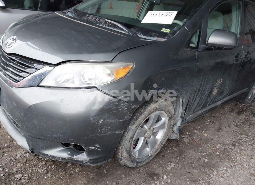 Photo 6 of 2014 Toyota Sienna LE V6 8 PASSENGER (VIN 5TDKK3DC3ES458483)
