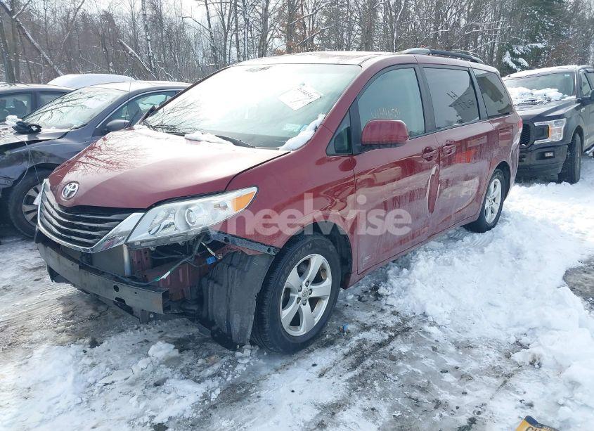 Photo 2 of 2014 Toyota Sienna LE V6 8 PASSENGER (VIN 5TDKK3DC3ES511943)
