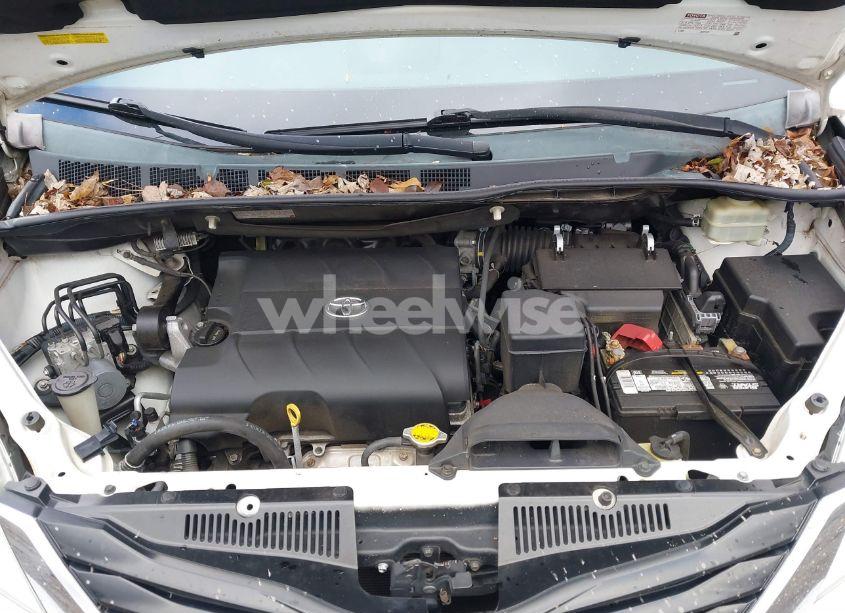 Photo 10 of 2014 Toyota Sienna LE V6 8 PASSENGER (VIN 5TDKK3DC3ES513658)