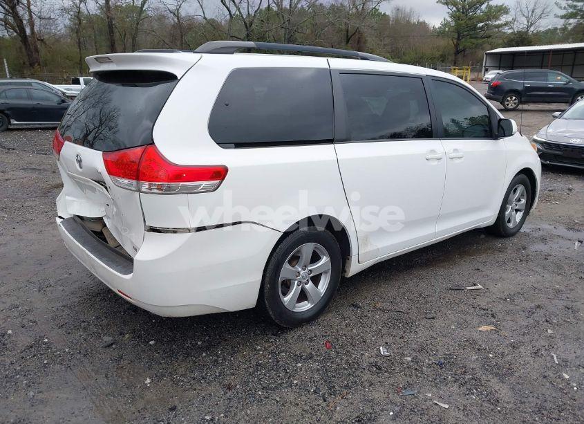 Photo 4 of 2014 Toyota Sienna LE V6 8 PASSENGER (VIN 5TDKK3DC3ES513658)