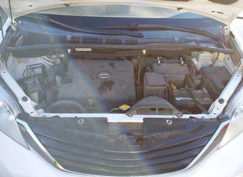 Photo 10 of 2014 Toyota Sienna LE V6 8 PASSENGER (VIN 5TDKK3DC3ES525664)