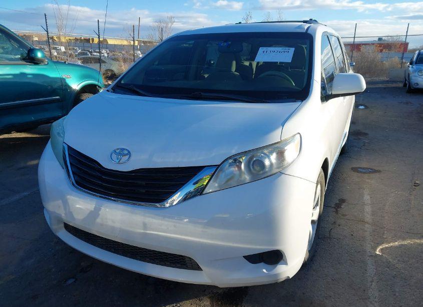 Photo 12 of 2014 Toyota Sienna LE V6 8 PASSENGER (VIN 5TDKK3DC3ES525664)