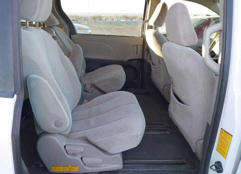 Photo 8 of 2014 Toyota Sienna LE V6 8 PASSENGER (VIN 5TDKK3DC3ES525664)