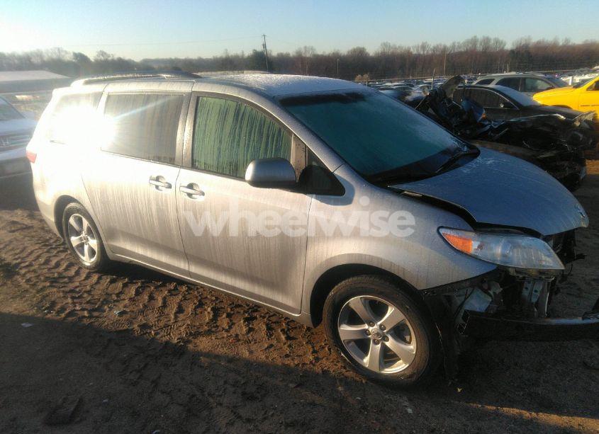 2015 Toyota Sienna LE 8 PASSENGER (VIN 5TDKK3DC3FS554521) main photo