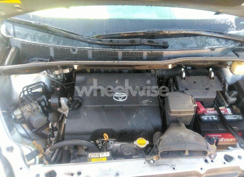 Photo 10 of 2015 Toyota Sienna LE 8 PASSENGER (VIN 5TDKK3DC3FS554521)