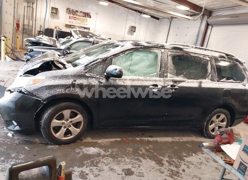 Photo 14 of 2015 Toyota Sienna LE 8 PASSENGER (VIN 5TDKK3DC3FS559167)