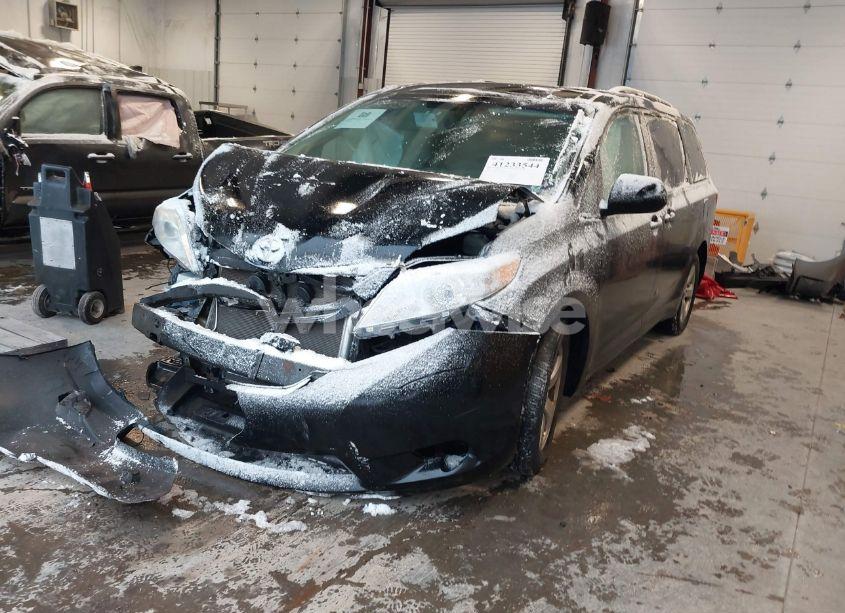 Photo 2 of 2015 Toyota Sienna LE 8 PASSENGER (VIN 5TDKK3DC3FS559167)