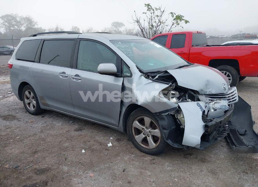 2015 Toyota Sienna LE 8 PASSENGER (VIN 5TDKK3DC3FS588720) main photo
