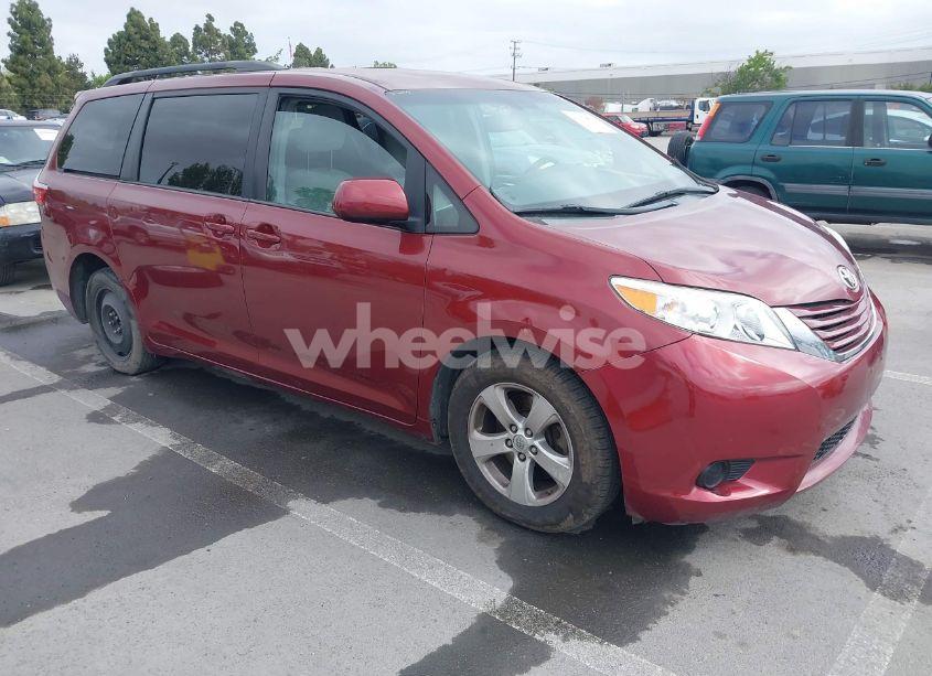 2015 Toyota Sienna LE 8 PASSENGER (VIN 5TDKK3DC3FS603085) main photo