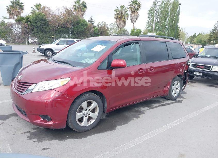 Photo 2 of 2015 Toyota Sienna LE 8 PASSENGER (VIN 5TDKK3DC3FS603085)