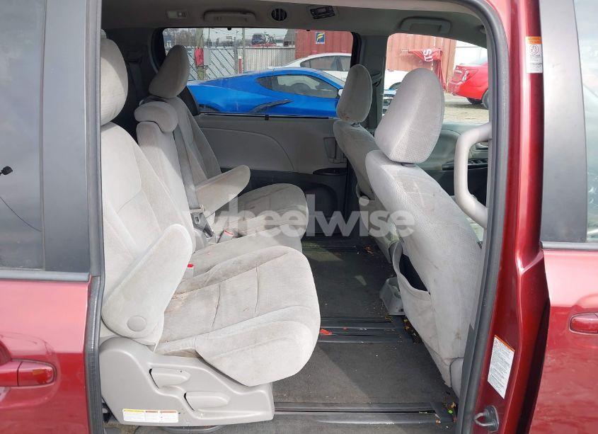 Photo 8 of 2015 Toyota Sienna LE 8 PASSENGER (VIN 5TDKK3DC3FS618590)