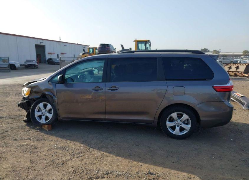 Photo 15 of 2015 Toyota Sienna LE 8 PASSENGER (VIN 5TDKK3DC3FS656353)