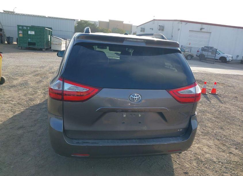 Photo 17 of 2015 Toyota Sienna LE 8 PASSENGER (VIN 5TDKK3DC3FS656353)