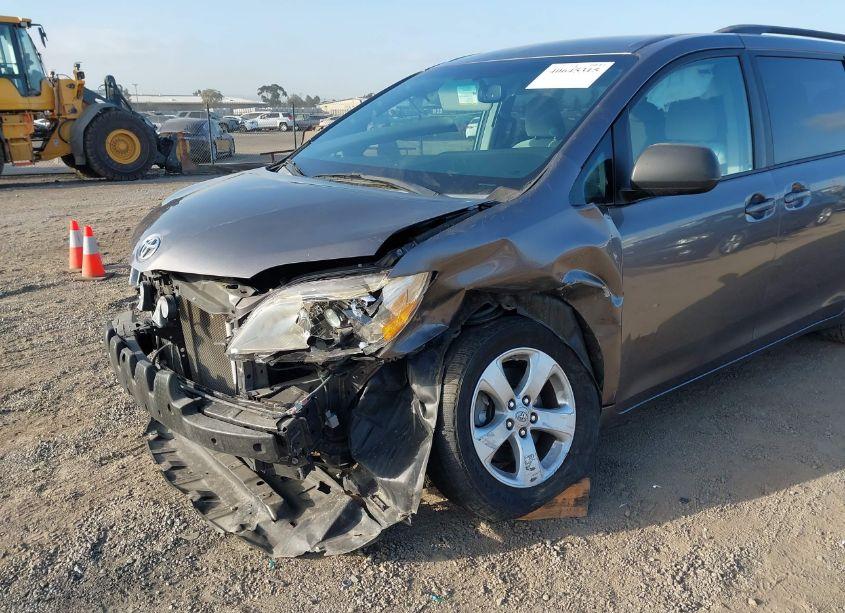 Photo 6 of 2015 Toyota Sienna LE 8 PASSENGER (VIN 5TDKK3DC3FS656353)