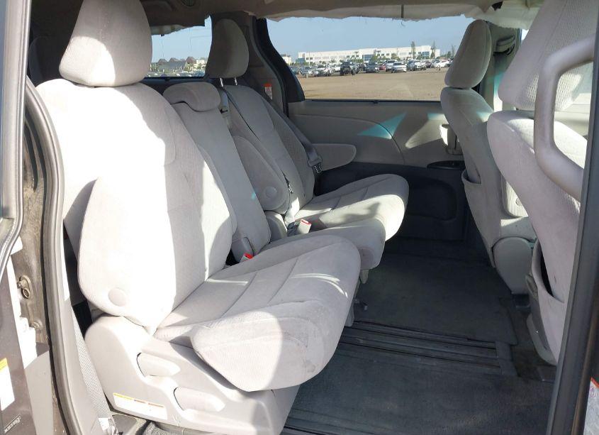 Photo 8 of 2015 Toyota Sienna LE 8 PASSENGER (VIN 5TDKK3DC3FS656353)