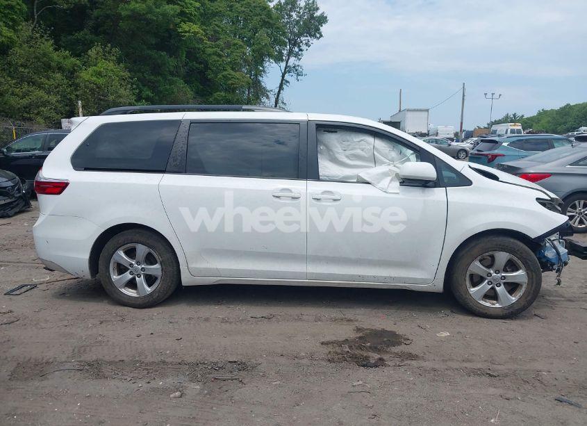 Photo 13 of 2015 Toyota Sienna LE 8 PASSENGER (VIN 5TDKK3DC3FS685710)