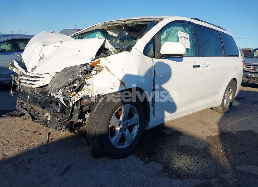 Photo 2 of 2016 Toyota Sienna LE 8 PASSENGER (VIN 5TDKK3DC3GS694926)