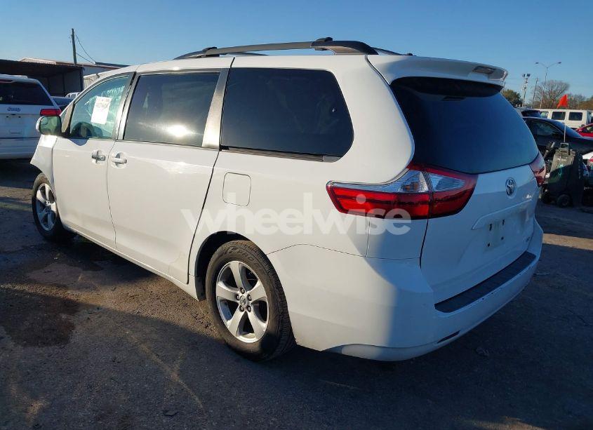 Photo 3 of 2016 Toyota Sienna LE 8 PASSENGER (VIN 5TDKK3DC3GS694926)