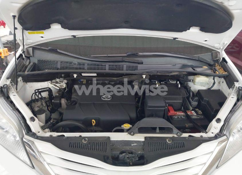 Photo 10 of 2016 Toyota Sienna LE 8 PASSENGER (VIN 5TDKK3DC3GS706606)