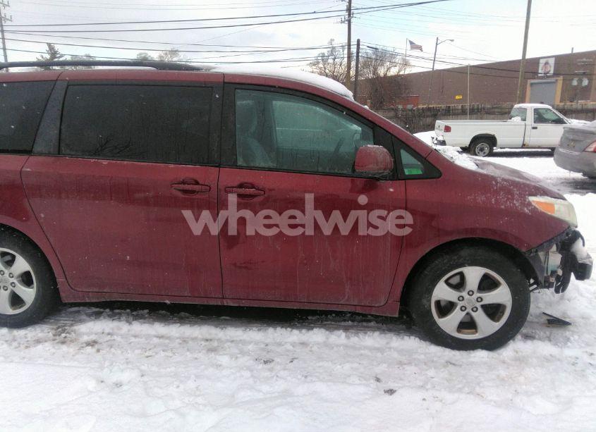 Photo 13 of 2016 Toyota Sienna LE 8 PASSENGER (VIN 5TDKK3DC3GS716259)