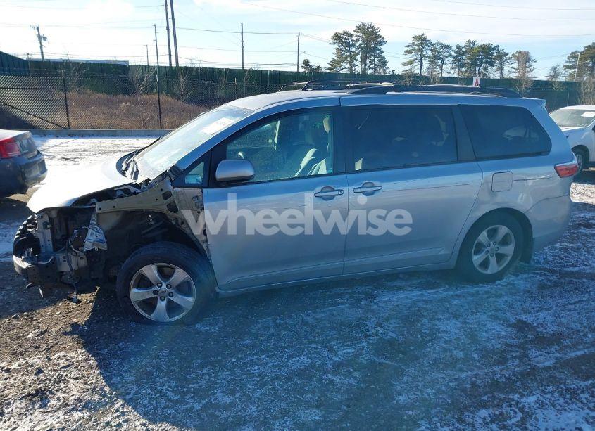 Photo 14 of 2016 Toyota Sienna LE 8 PASSENGER (VIN 5TDKK3DC3GS718142)