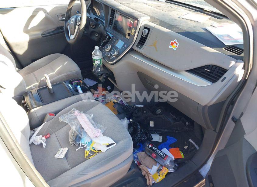 Photo 5 of 2016 Toyota Sienna LE 8 PASSENGER (VIN 5TDKK3DC3GS718142)