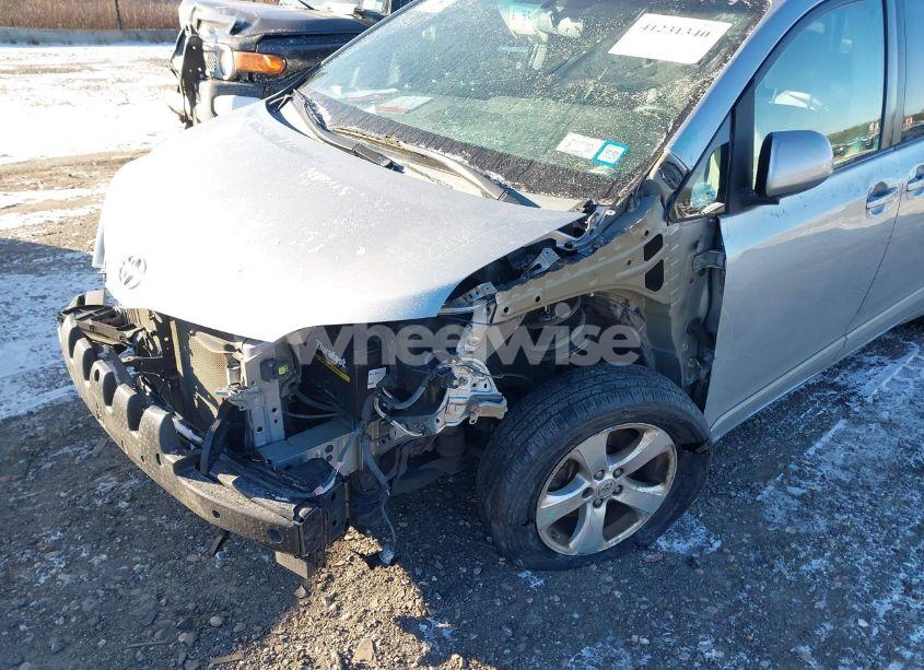 Photo 6 of 2016 Toyota Sienna LE 8 PASSENGER (VIN 5TDKK3DC3GS718142)