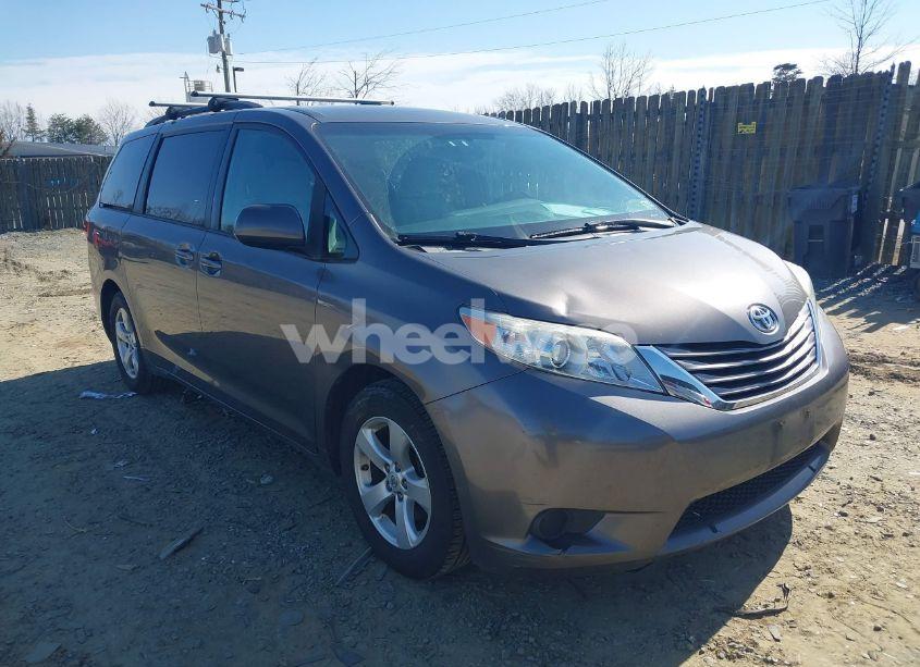 2016 Toyota Sienna LE 8 PASSENGER (VIN 5TDKK3DC3GS765784) main photo