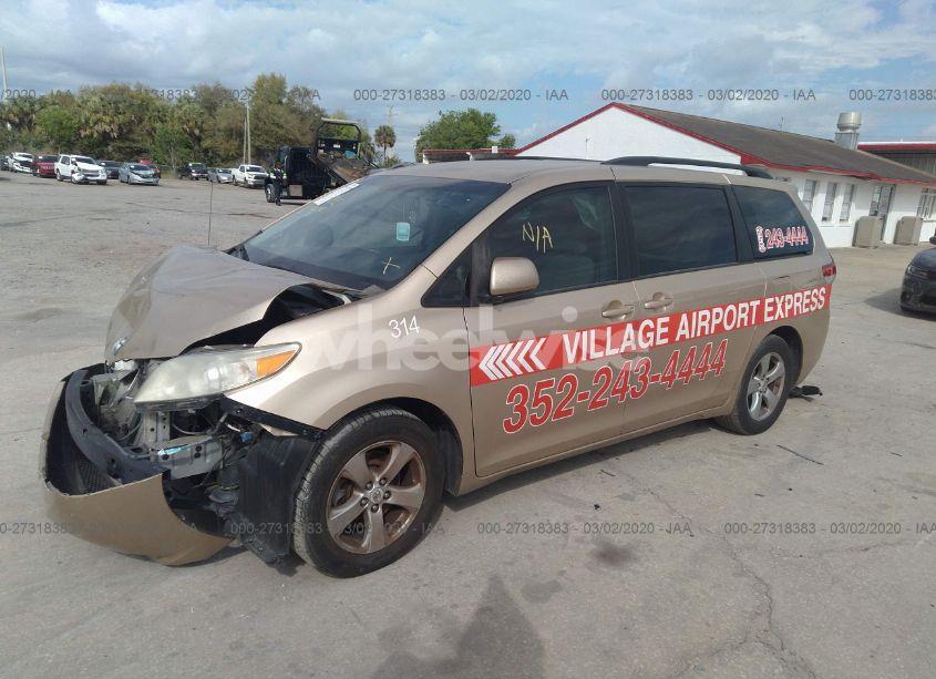 Photo 2 of 2011 Toyota Sienna LE V6 (VIN 5TDKK3DC4BS005257)