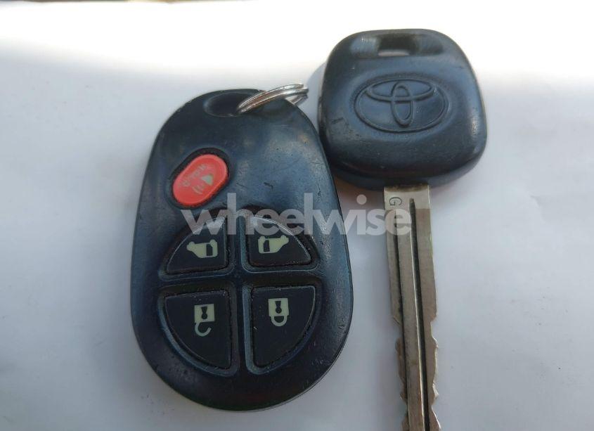 Photo 11 of 2011 Toyota Sienna LE V6 (VIN 5TDKK3DC4BS013309)