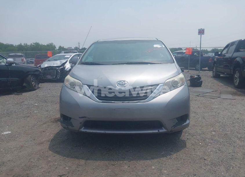 Photo 12 of 2011 Toyota Sienna LE V6 (VIN 5TDKK3DC4BS013309)
