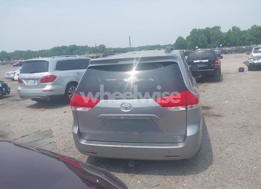 Photo 16 of 2011 Toyota Sienna LE V6 (VIN 5TDKK3DC4BS013309)