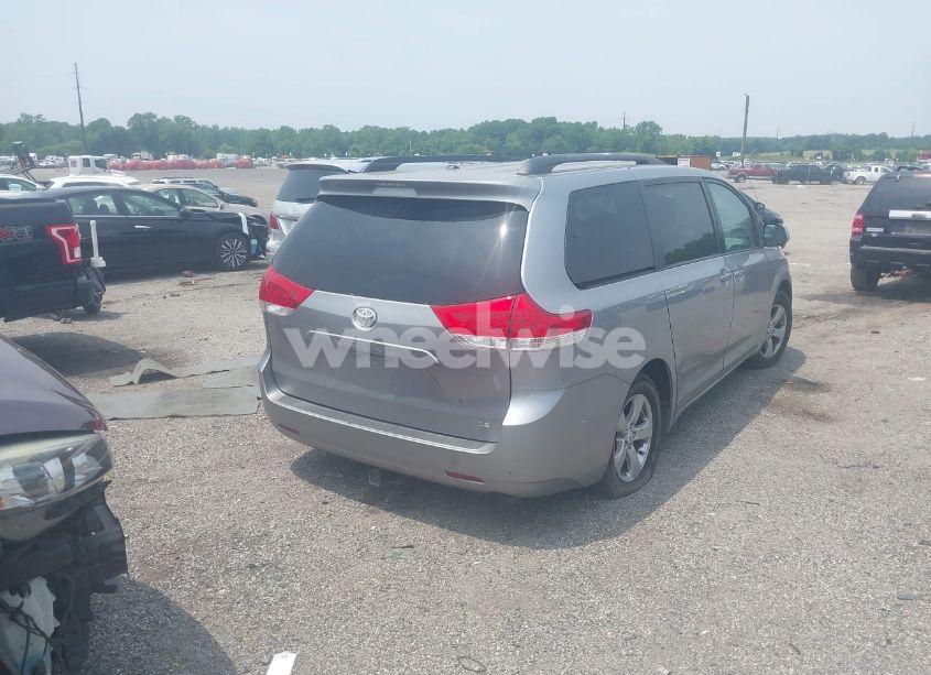 Photo 4 of 2011 Toyota Sienna LE V6 (VIN 5TDKK3DC4BS013309)