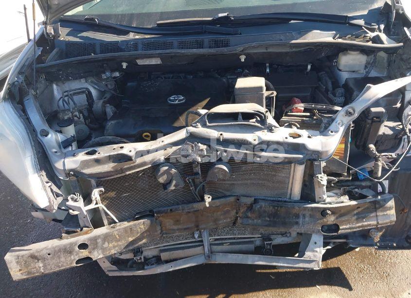 Photo 10 of 2011 Toyota Sienna LE V6 (VIN 5TDKK3DC4BS019594)