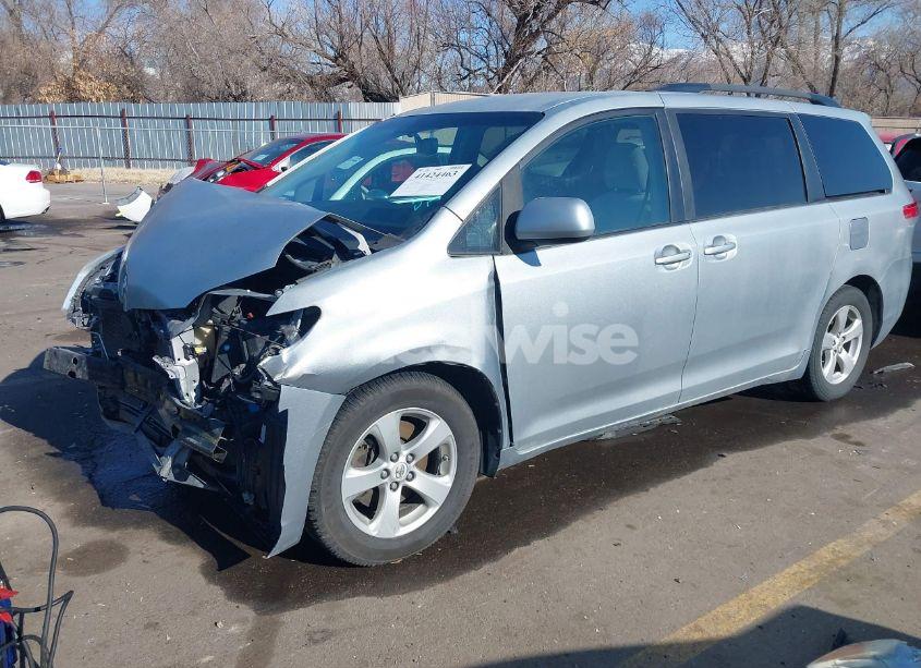 Photo 2 of 2011 Toyota Sienna LE V6 (VIN 5TDKK3DC4BS019594)